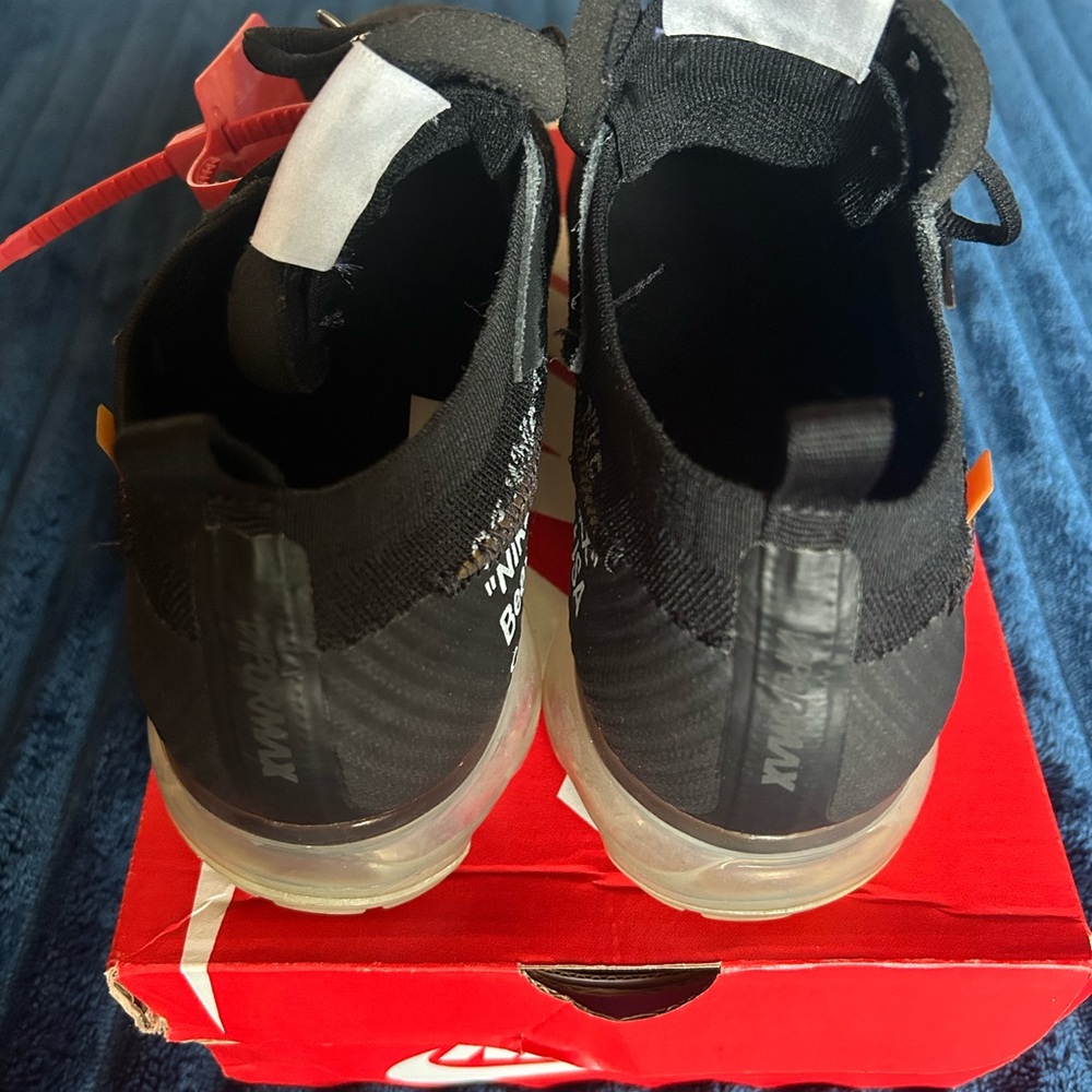 Off-White Men's Black and Orange Sneakers - Picture 4 of 5